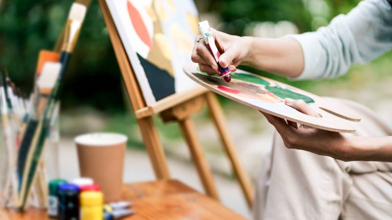 How Art, Music Therapy Can Help Patients With Breast Cancer