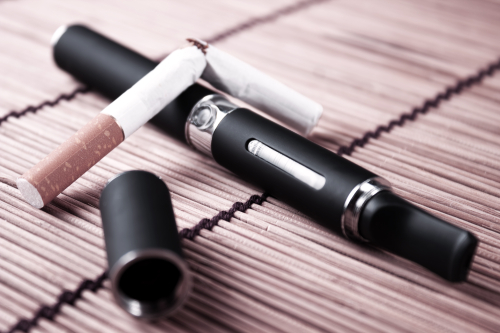 How Switching to E-Cigarettes After Smoking Cessation Affects Lung Cancer Risk