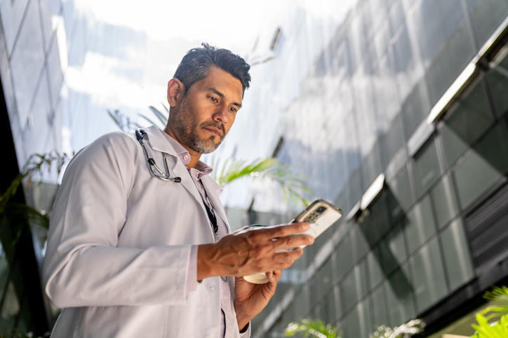 Zanubrutinib Demonstrates Superior Efficacy and Safety in Fit Patients ...